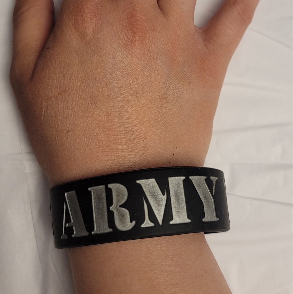 Hot Topic Black Veil Brides Womens Wrist Bracelet